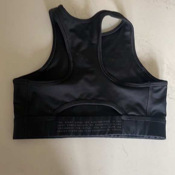 Nike sports bra size small - Picture 2 of 3